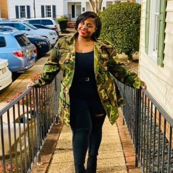 Meet your Posher, Christeena - Picture 1 of 1